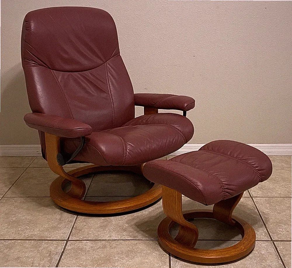 Ekornes Stressless ‘Consul’ Leather Recliner Chair & Ottoman Large Norway MCM